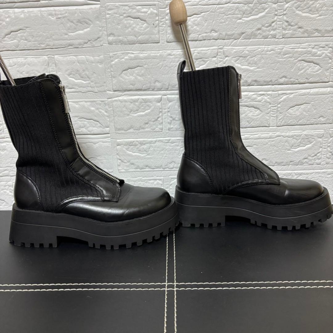 【美品】 ZARA ジッパー付きフラットソックスアンクルブーツ ブラック ブーツ