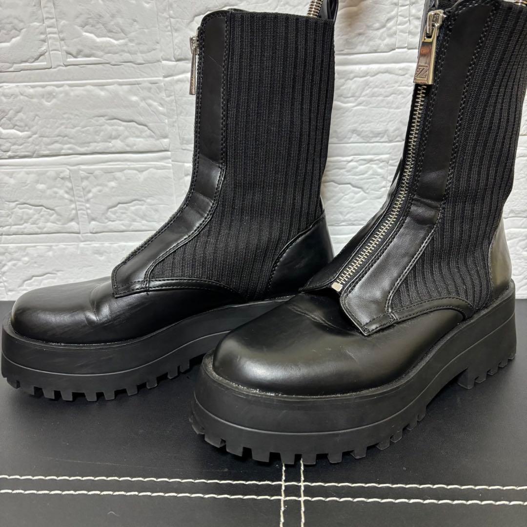 【美品】 ZARA ジッパー付きフラットソックスアンクルブーツ ブラック ブーツ