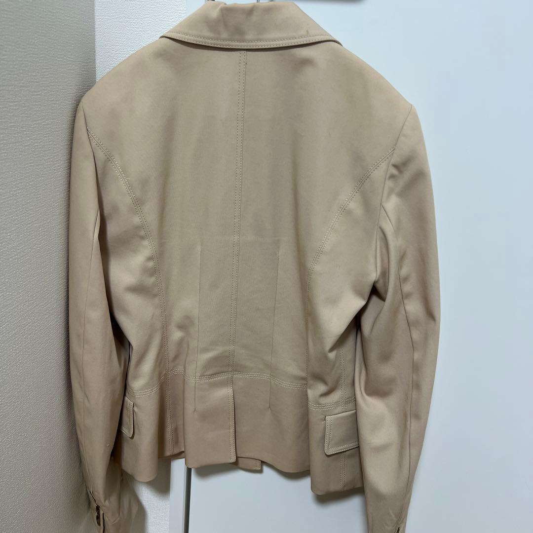 LOUIS VUITTON ロゴ　ベージュ テーラードジャケット ブローチ付き