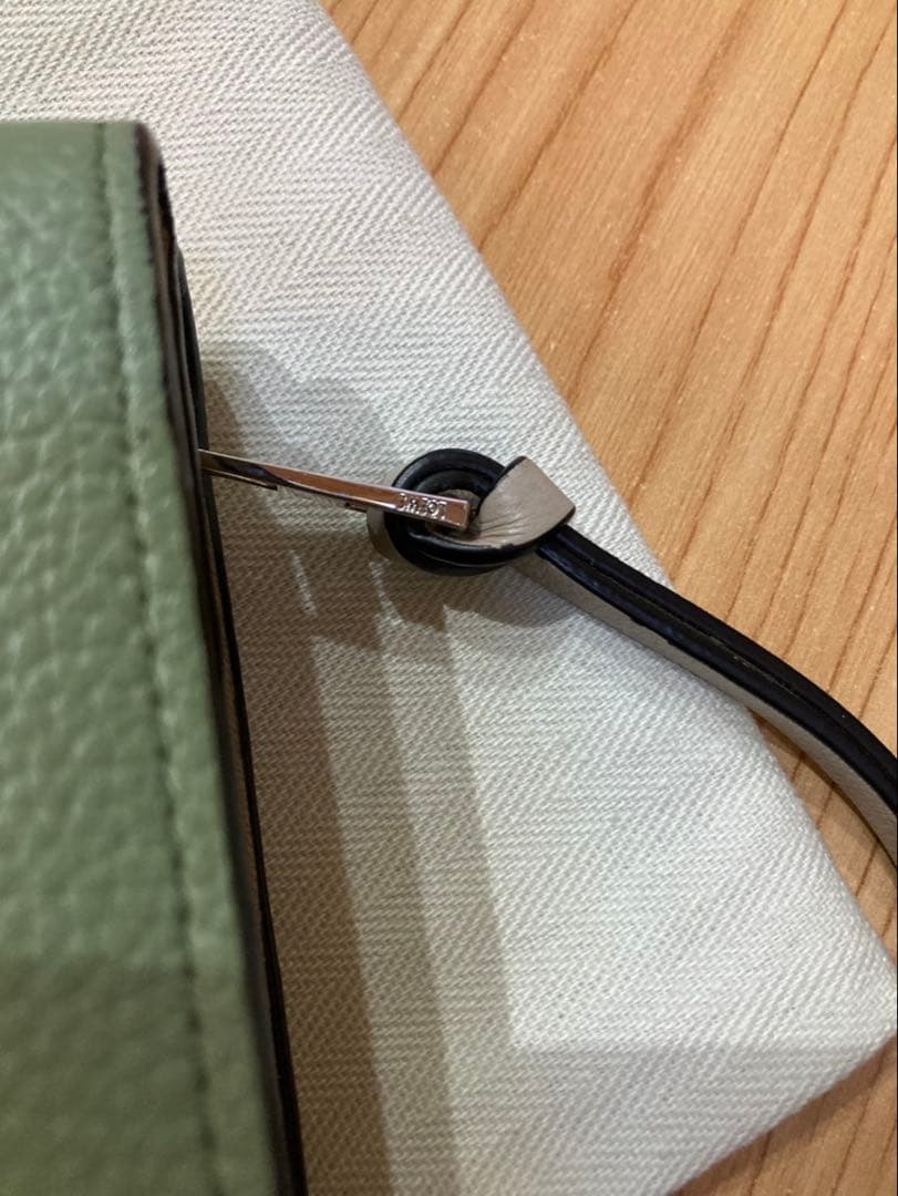 LOEWE ロエベ コンパクトジップウォレット 折り財布 二つ折り財布 美品 革