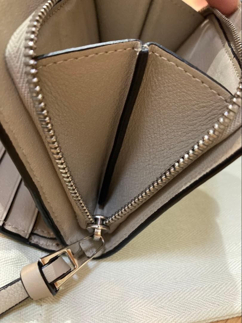 LOEWE ロエベ コンパクトジップウォレット 折り財布 二つ折り財布 美品 革