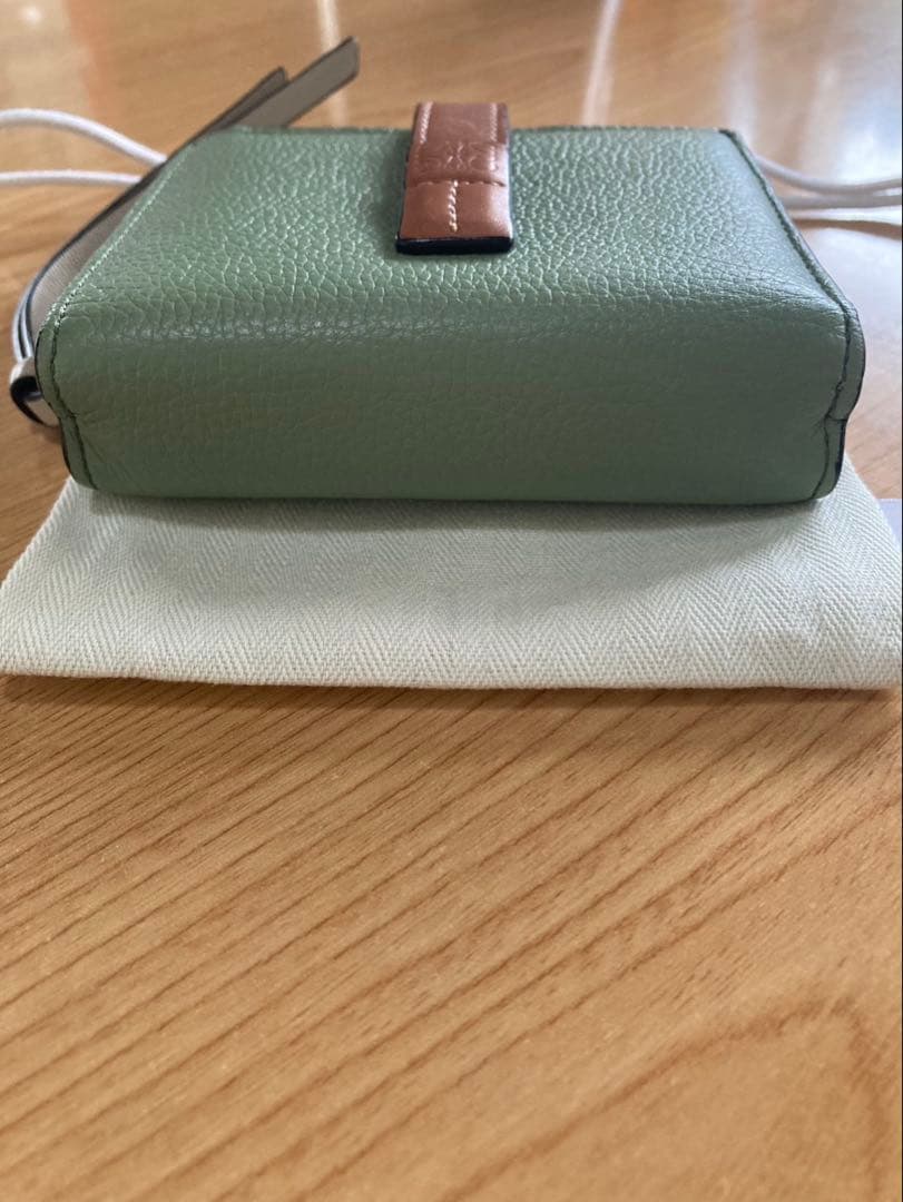 LOEWE ロエベ コンパクトジップウォレット 折り財布 二つ折り財布 美品 革