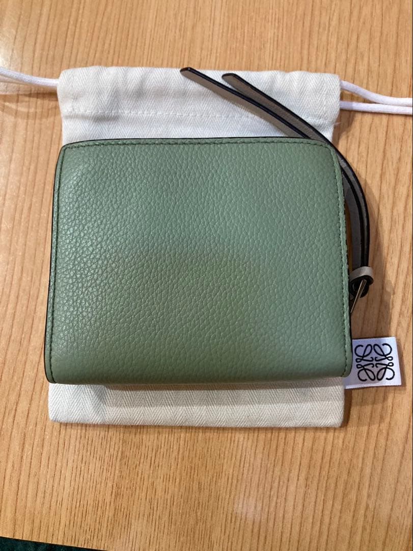 LOEWE ロエベ コンパクトジップウォレット 折り財布 二つ折り財布 美品 革