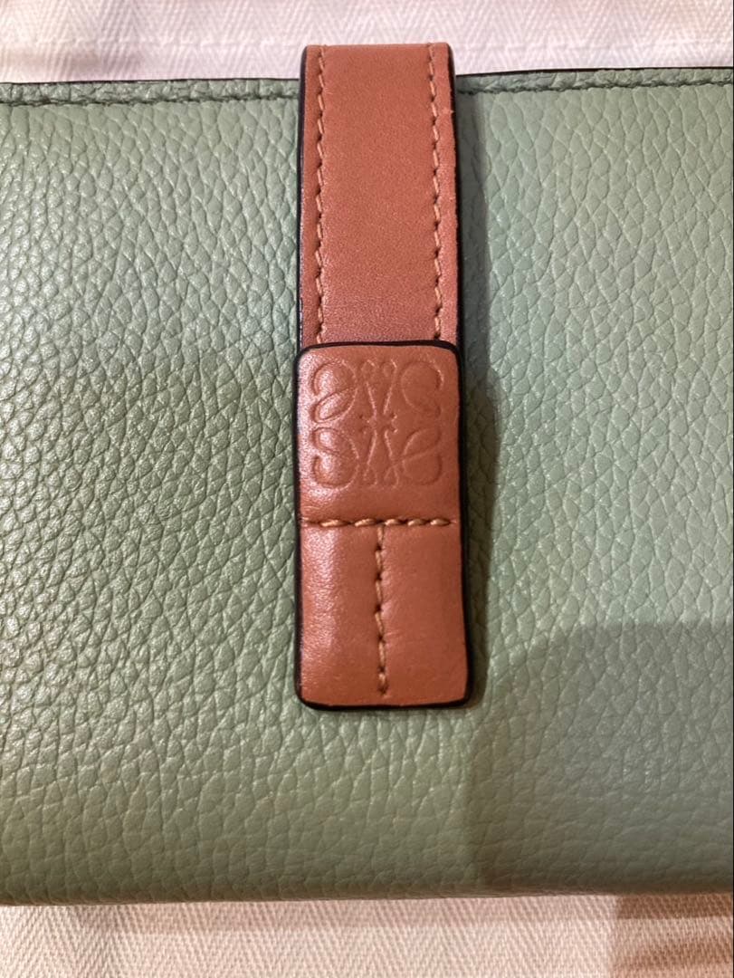 LOEWE ロエベ コンパクトジップウォレット 折り財布 二つ折り財布 美品 革