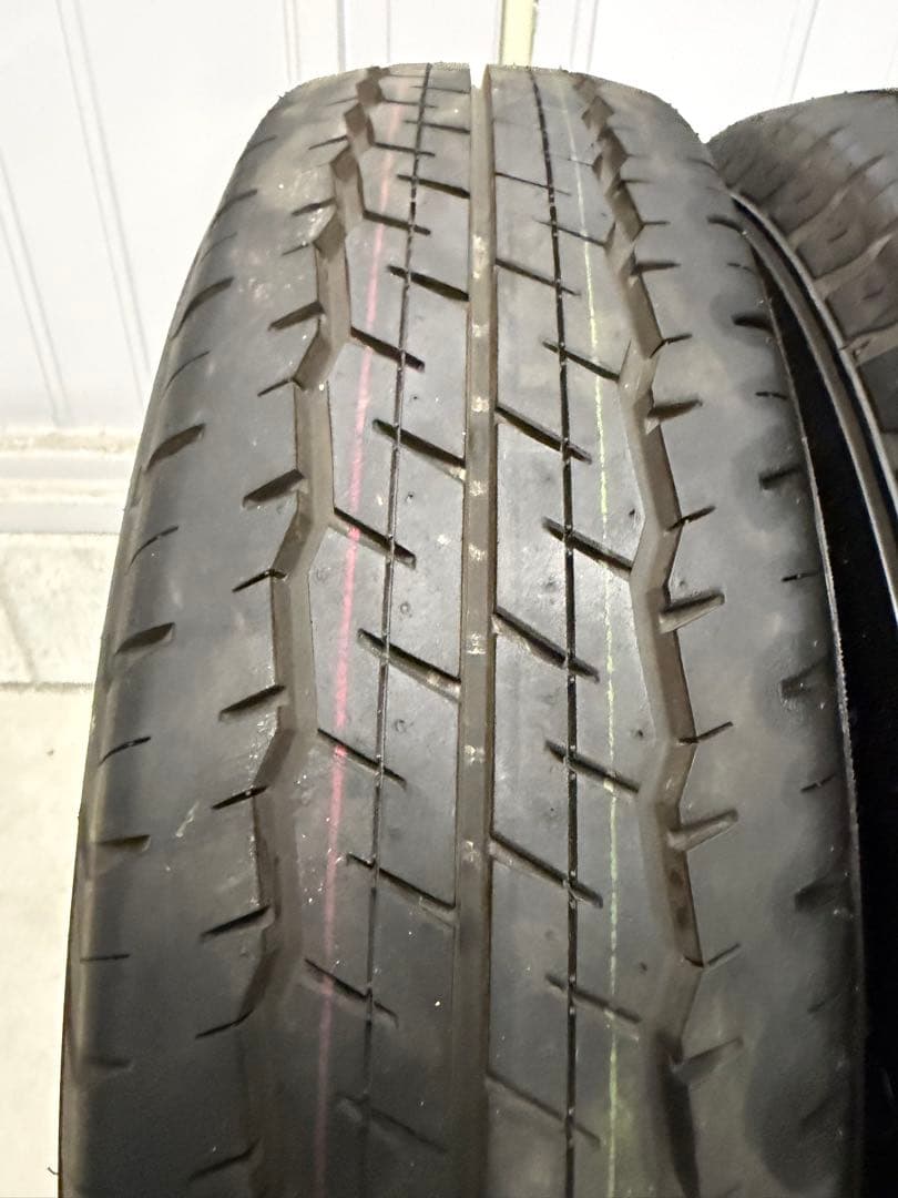 ハイエース 純正タイヤ 新車外し 4本セット 195/80R15 ダンロップ