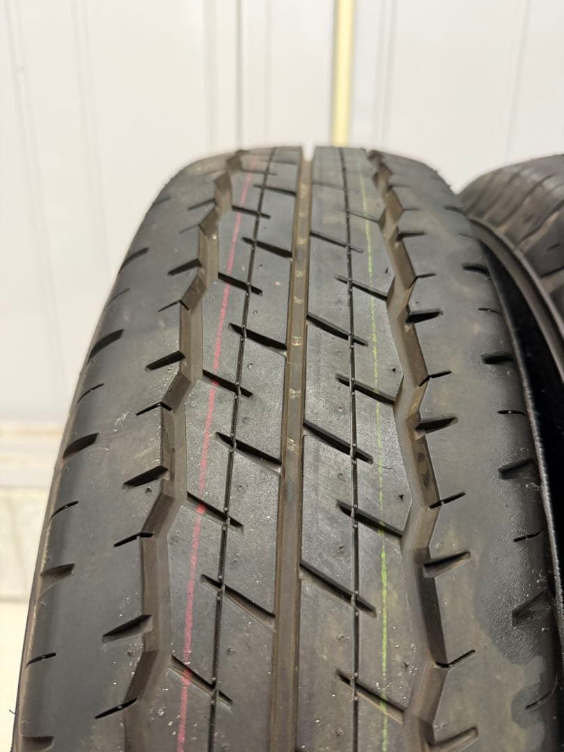 ハイエース 純正タイヤ 新車外し 4本セット 195/80R15 ダンロップ