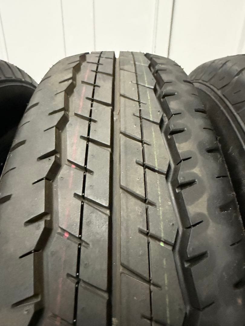 ハイエース 純正タイヤ 新車外し 4本セット 195/80R15 ダンロップ