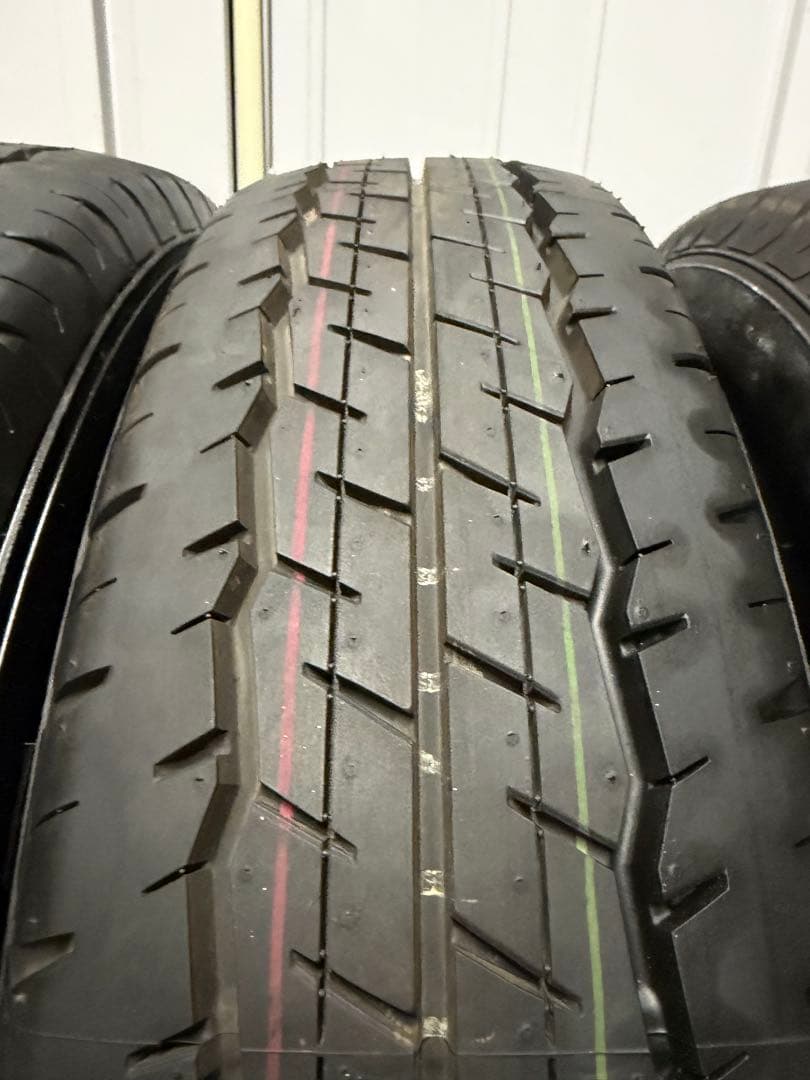 ハイエース 純正タイヤ 新車外し 4本セット 195/80R15 ダンロップ
