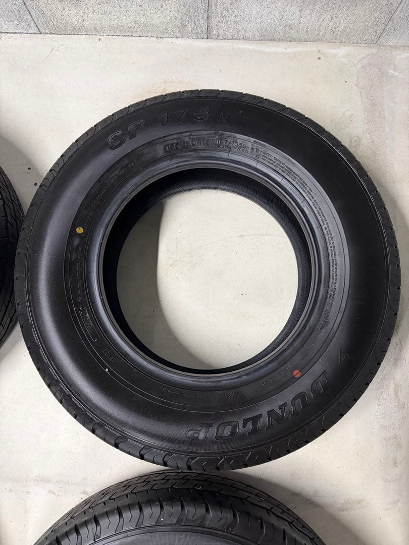 ハイエース 純正タイヤ 新車外し 4本セット 195/80R15 ダンロップ