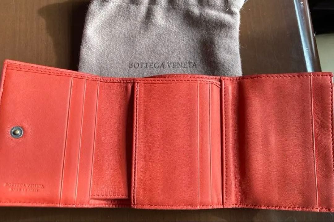 BOTTEGA VENETA 三つ折り財布 朱色系オレンジ 保存袋付