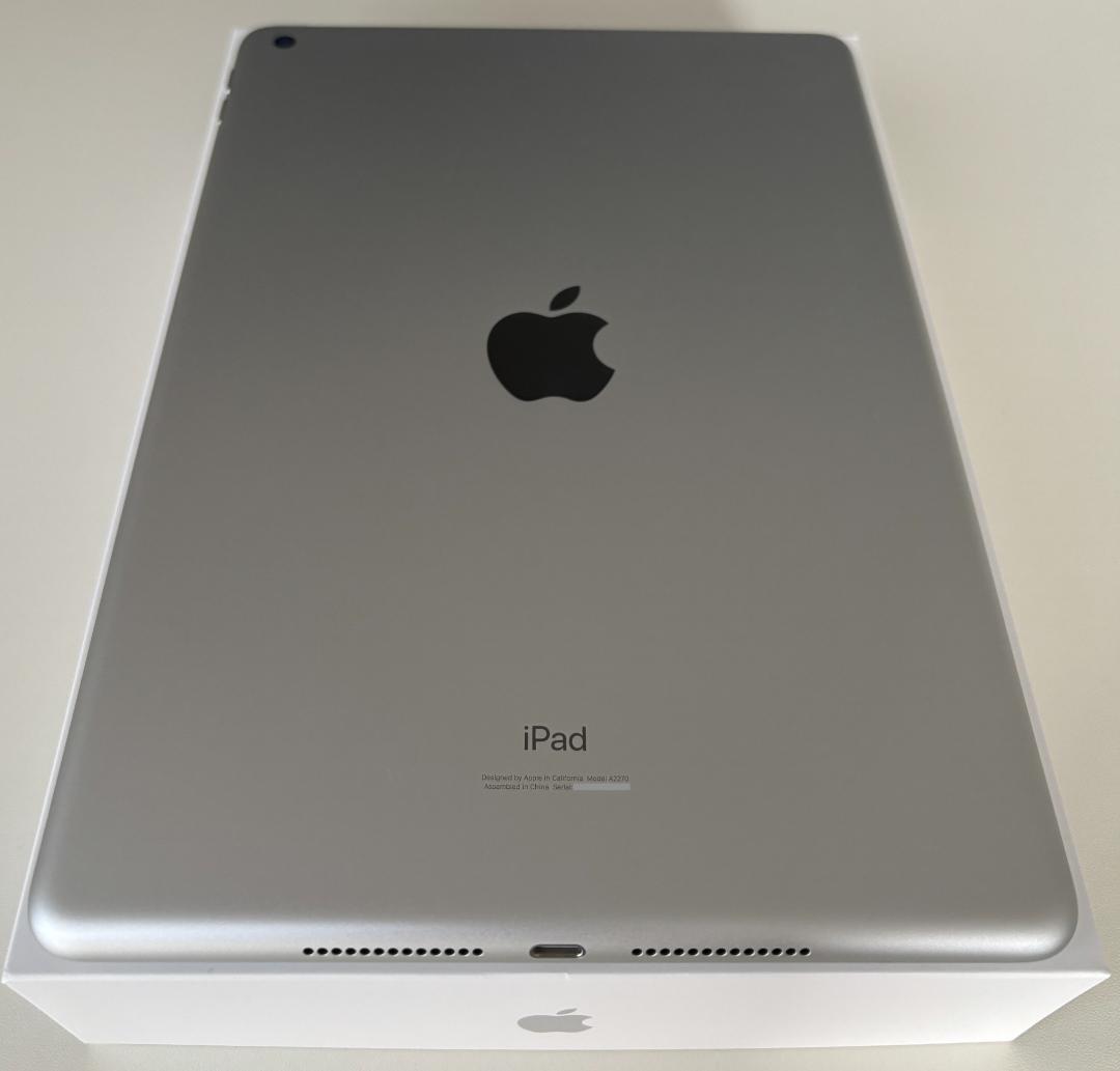 Apple iPad 第8世代 32GB Wi-Fi シルバー ガラスフィルム付