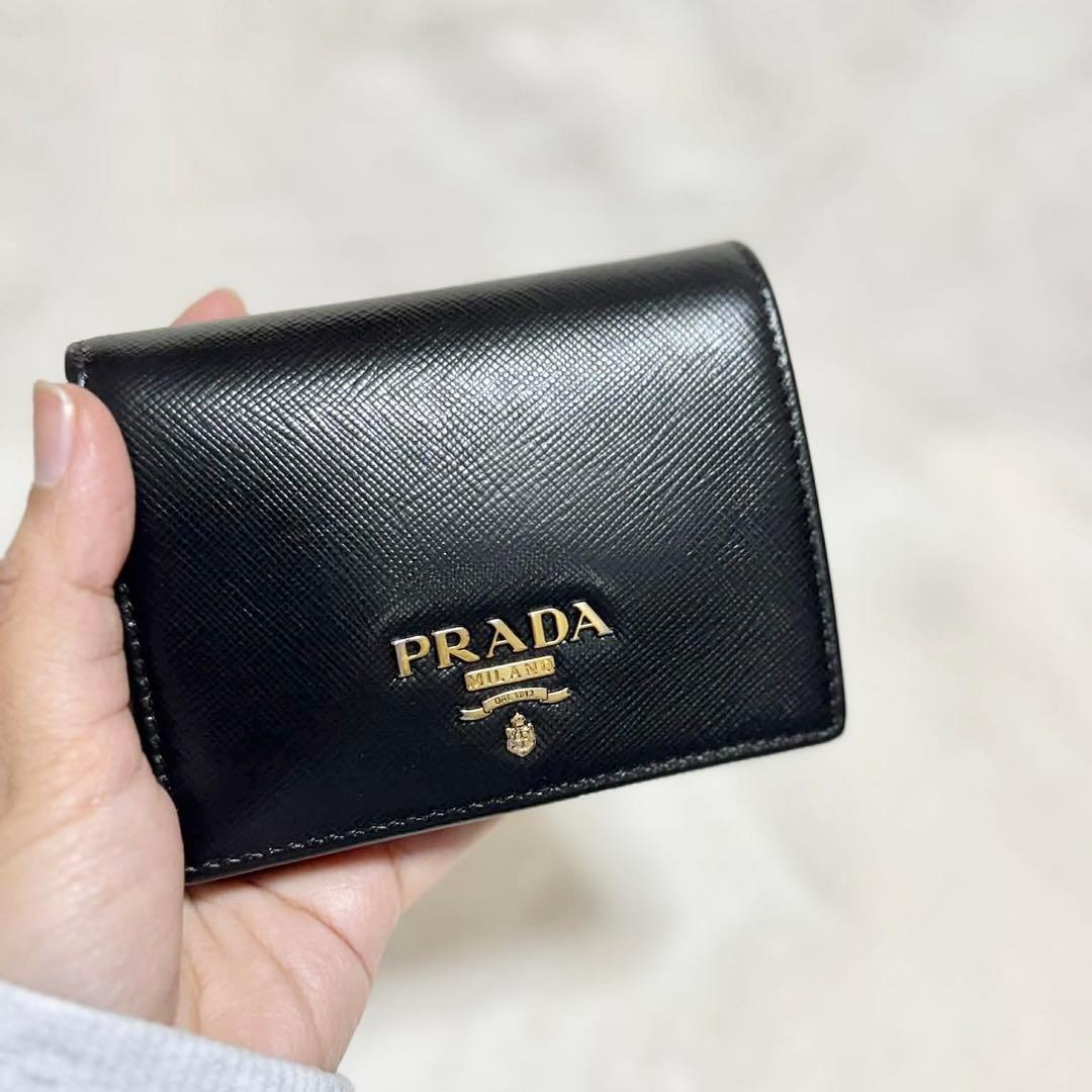 ✨正規品✨ PRADA プラダ　二つ折り財布　サフィアーノ　ゴールド金具