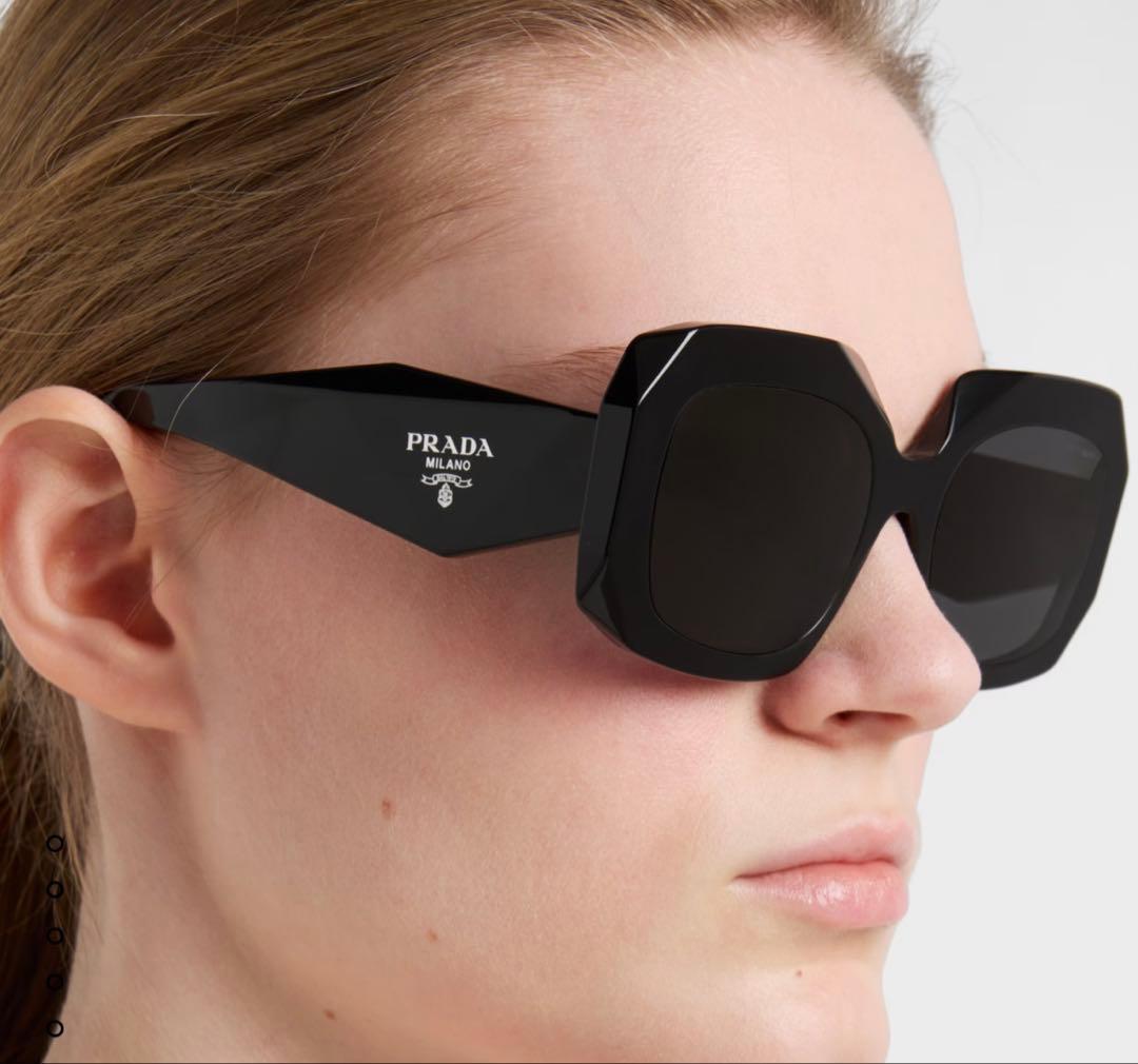 PRADA サングラス グリーンフレーム試着のみ極美品‼️