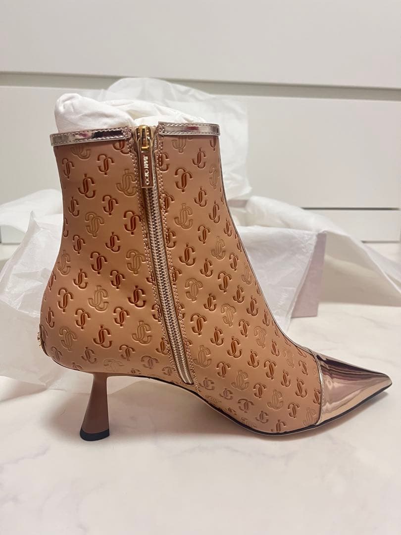 【新品】JIMMY CHOO モノグラムショートブーツ ブーティ ベージュ