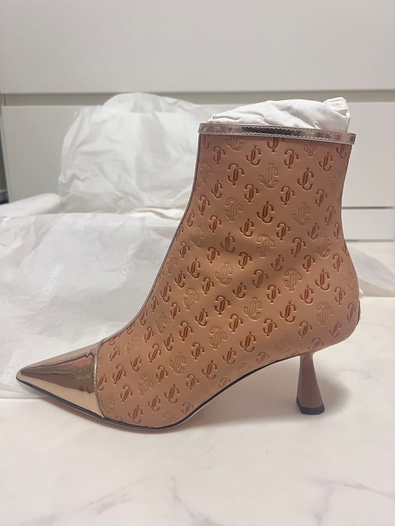 【新品】JIMMY CHOO モノグラムショートブーツ ブーティ ベージュ