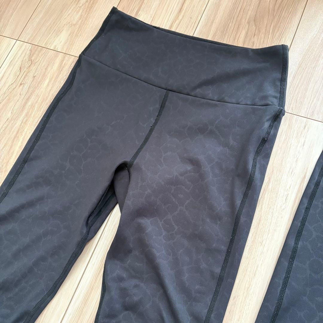 emmi yoga レオパード柄レギンス　2枚　エミヨガ　　　スポーツレギンス