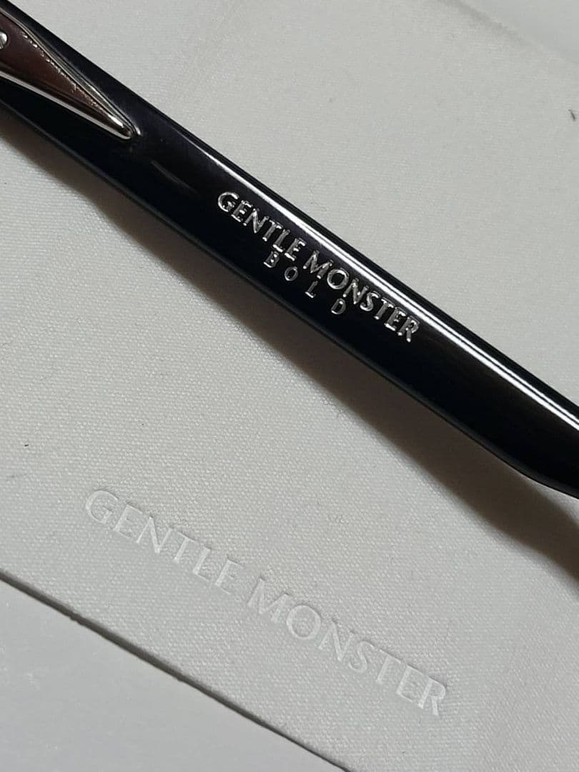 ◆GENTLE MONSTER◆伊達メガネ　BOLD OJO 　ケース付き