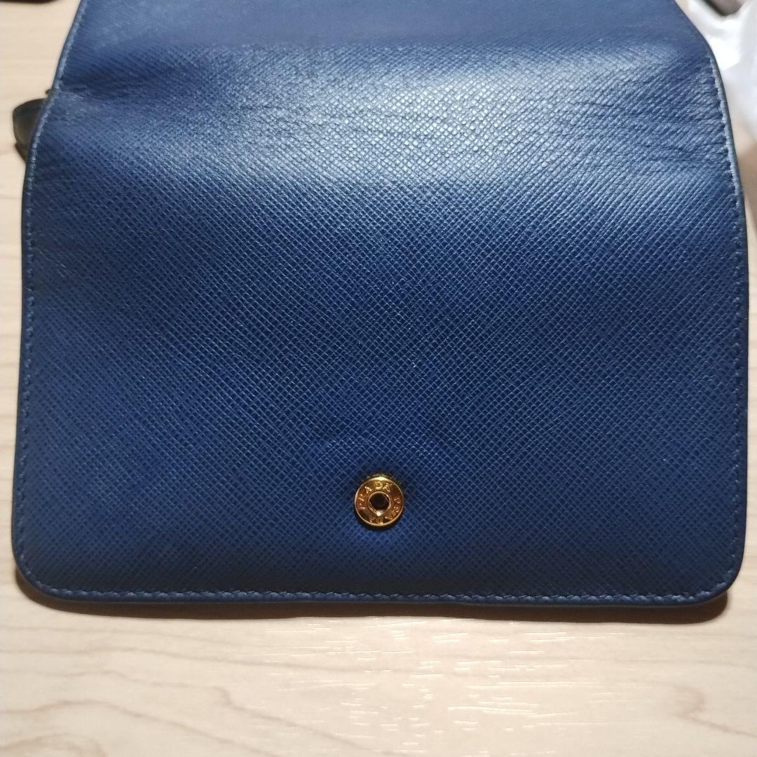 美品　PRADA 二つ折り財布