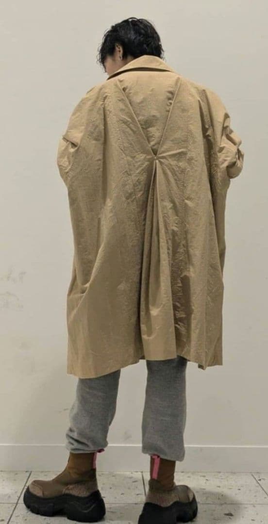 新品【SUM1 STYLE】スミスタイル オーバーサイズバックタックコート