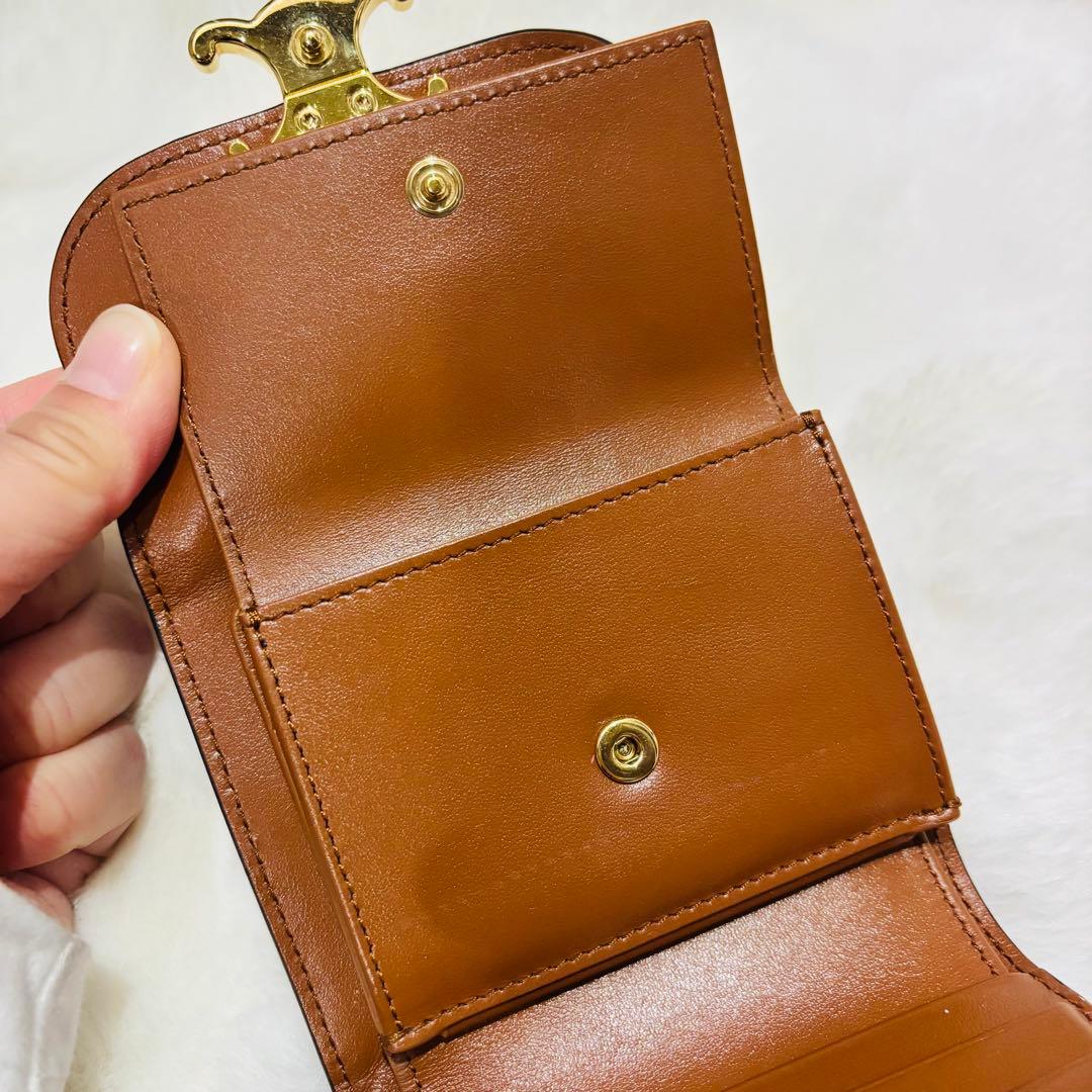 CELINE トリオンフ　財布　タン