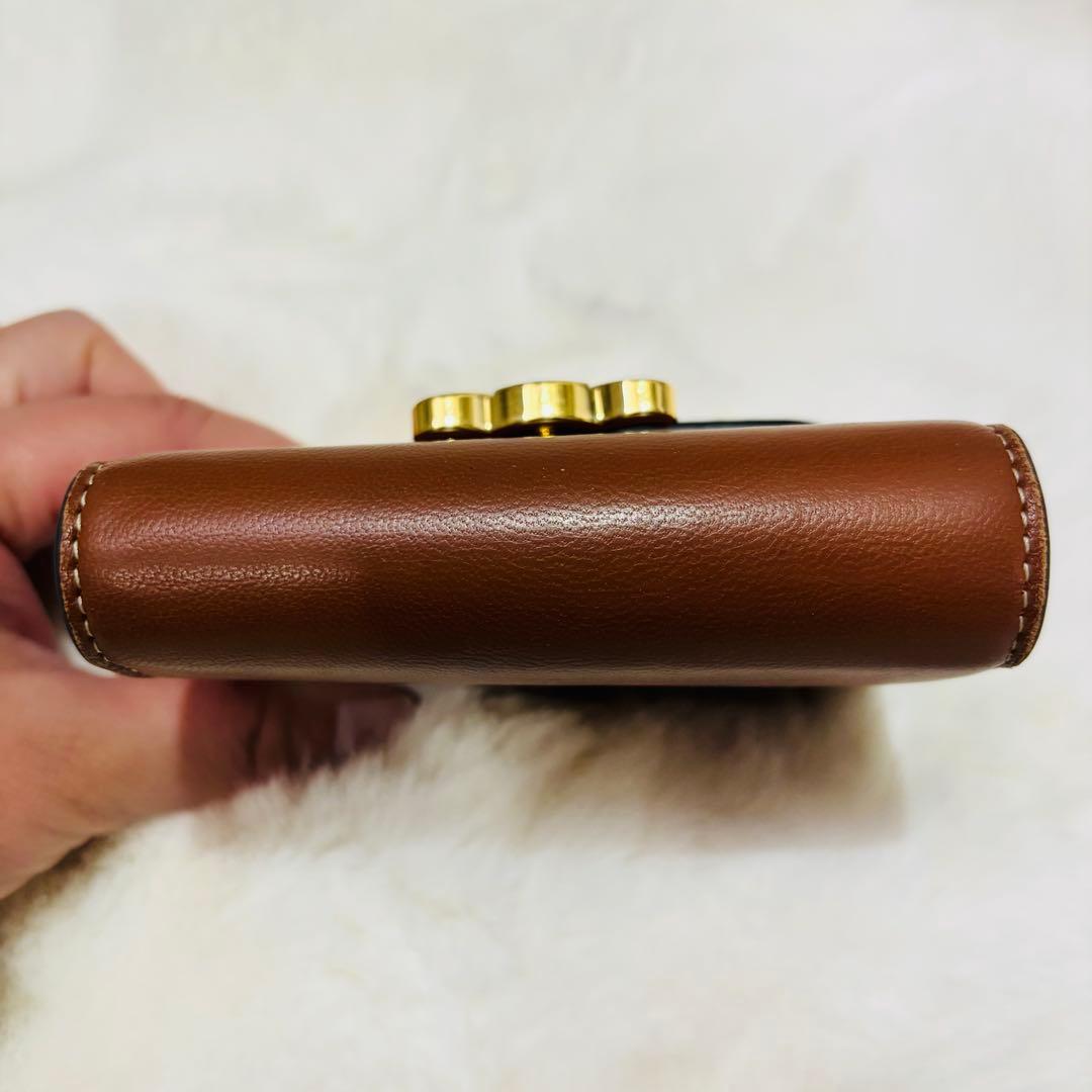 CELINE トリオンフ　財布　タン