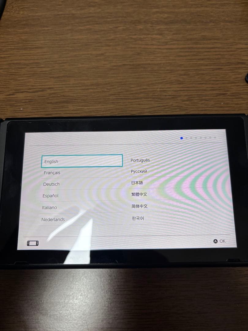 NINTENDO SWITCH 本体 付属品 ケース付き　液晶保護シール付き