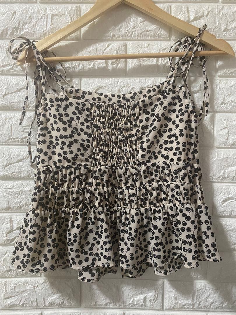 Her lip to Cherry Pattern Strap Top【値下中】
