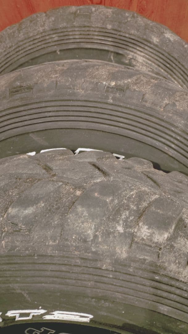 ダンロップ グラントレック MT2 LT255/85R16 タイヤ