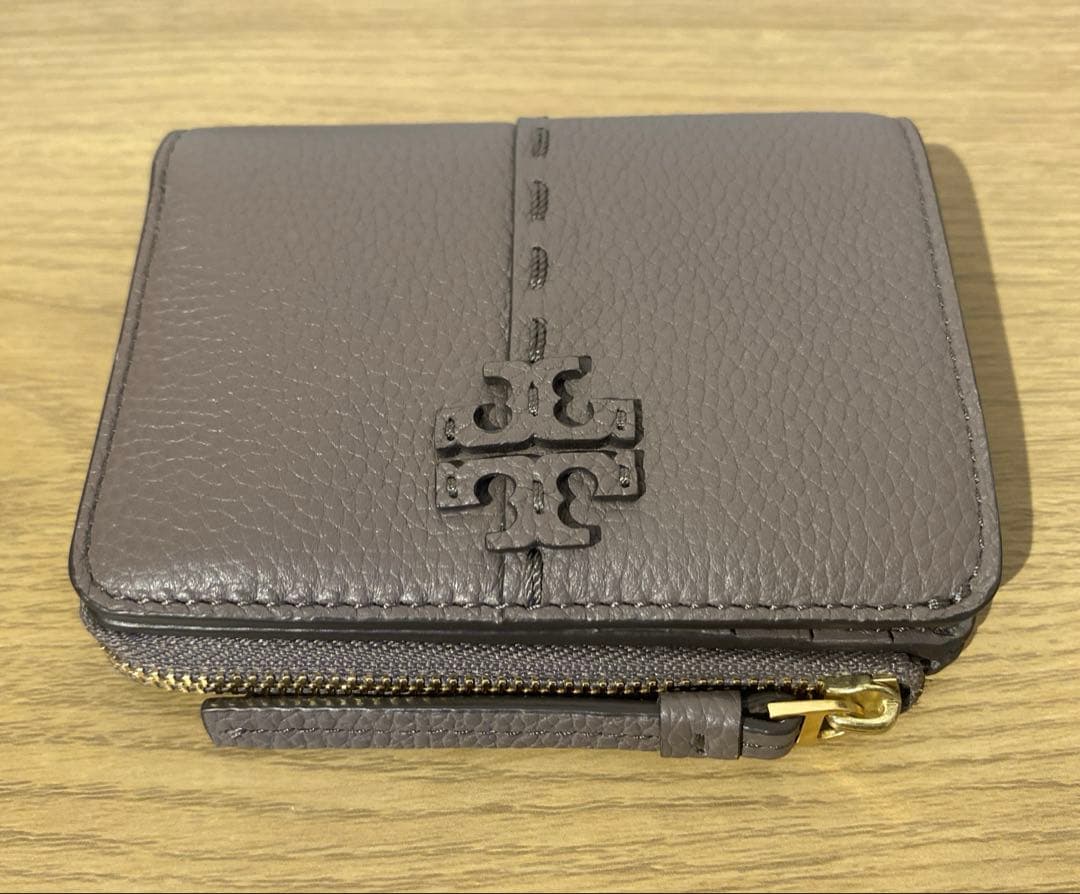 【極美品】トリーバーチ 二つ折り財布 マックグロー グレージュ