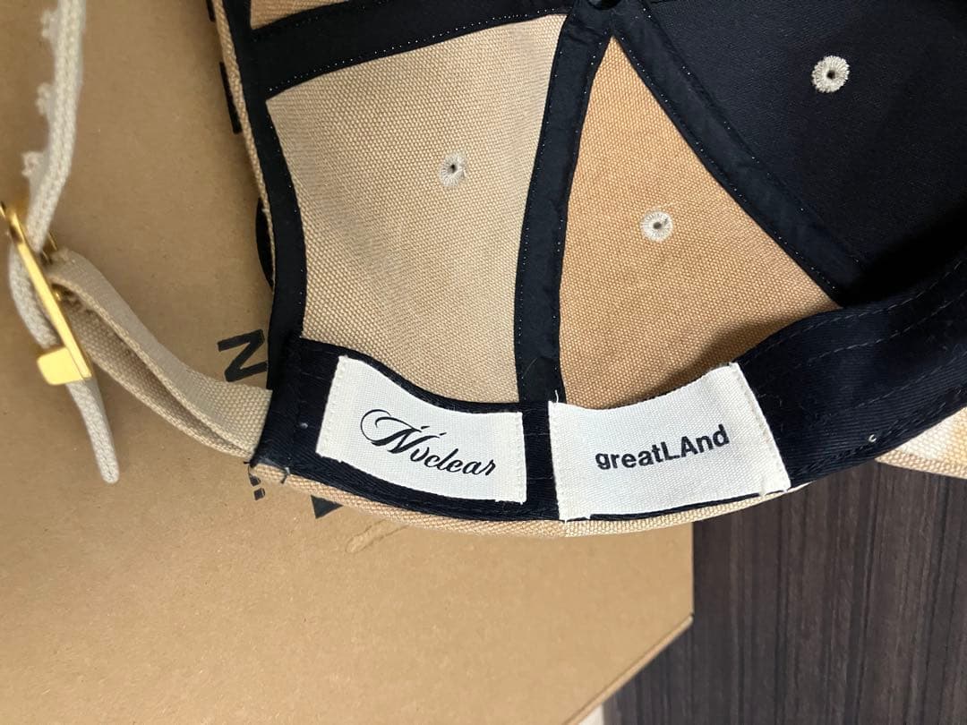 greatLAnd × NVCLEAR キャップ
