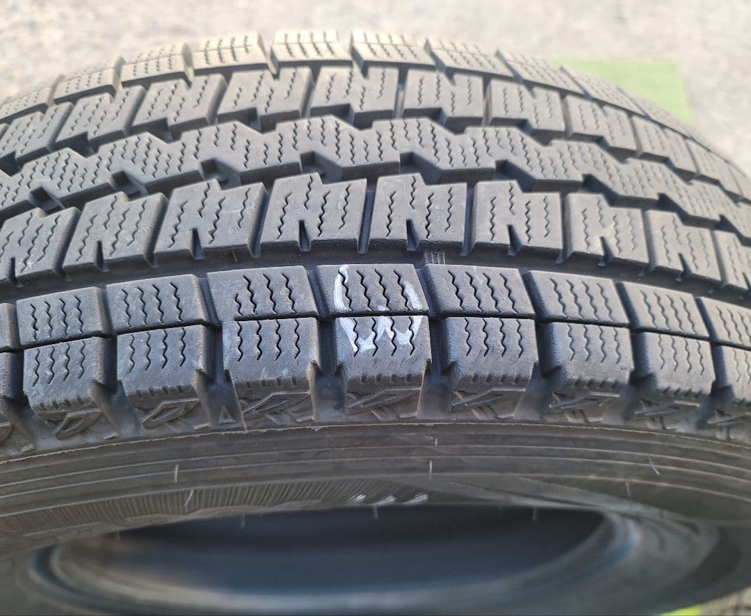DUNLOP WINTER MAXX SV01 15インチ195/80R15