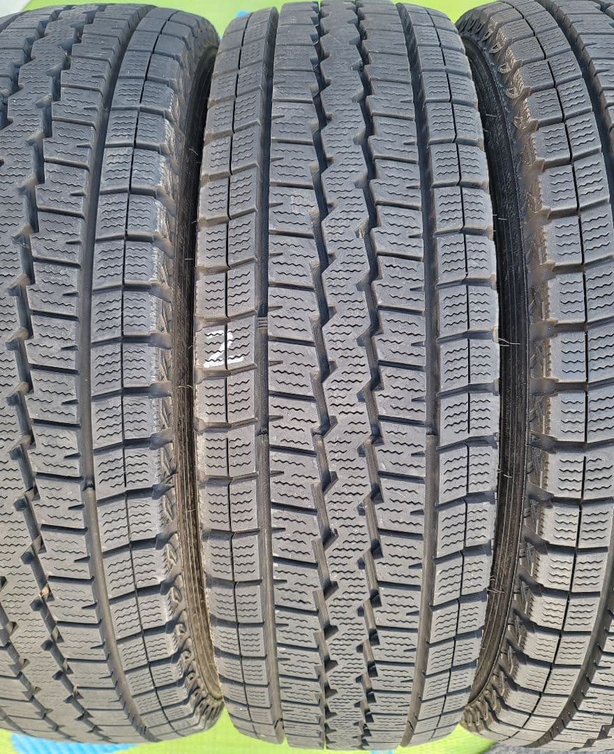 DUNLOP WINTER MAXX SV01 15インチ195/80R15