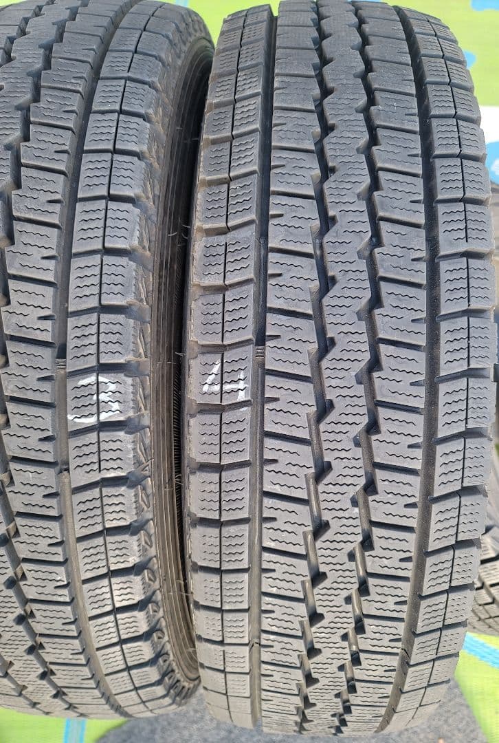 DUNLOP WINTER MAXX SV01 15インチ195/80R15