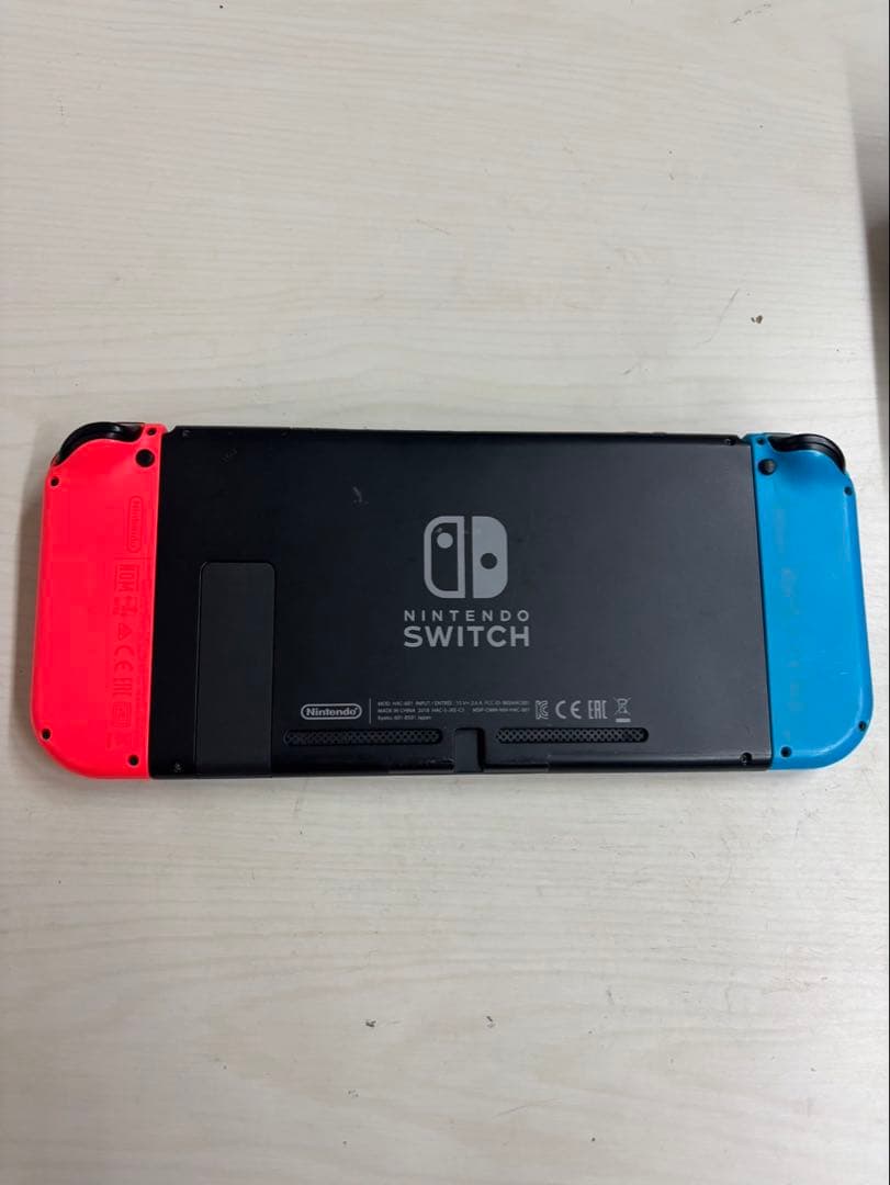 Nintendo Switch 本体 付属品とジョイコン付き