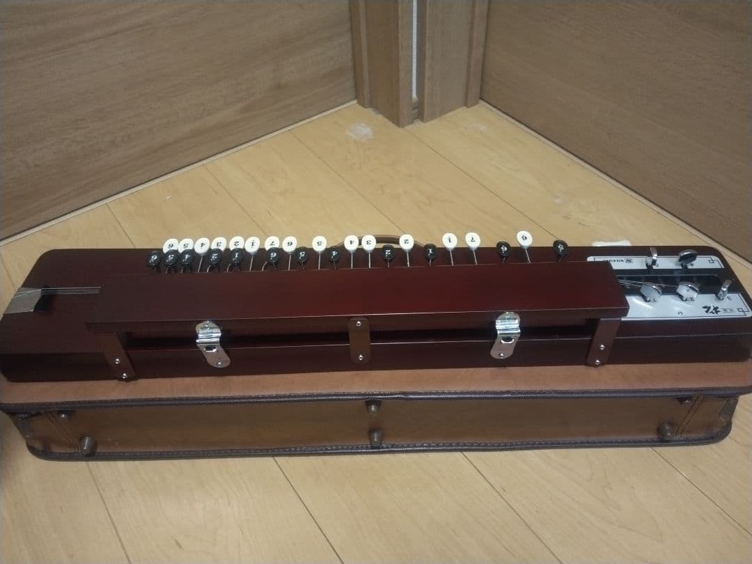 【極美品】大正琴　スズキ　特松 SUZUKI 特製 松　譜面代付