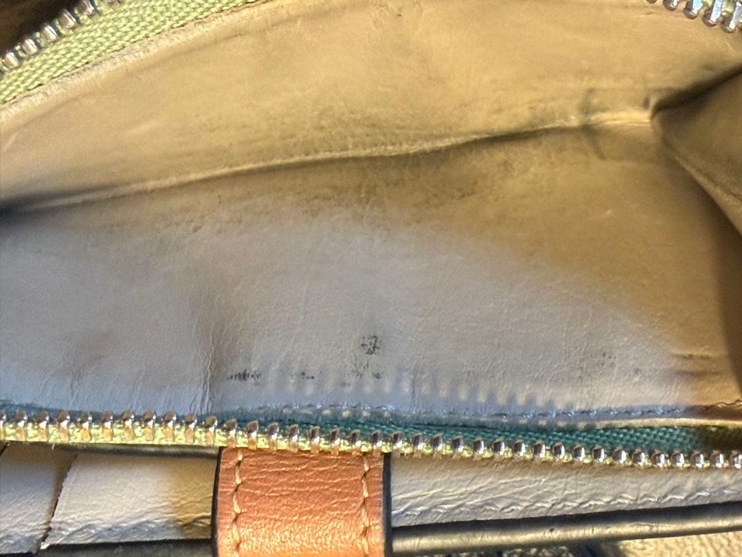 LOEWE 二つ折り財布 ライトグリーン