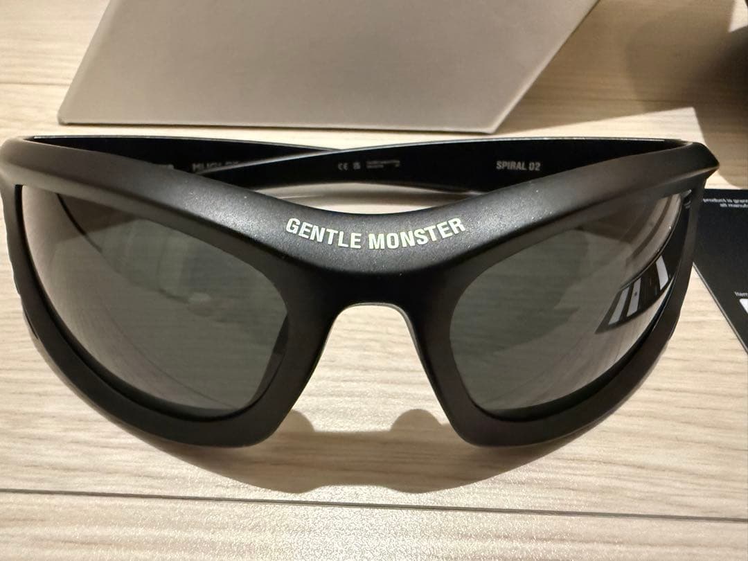 GENTLE MONSTER × MUGLER Spiral02