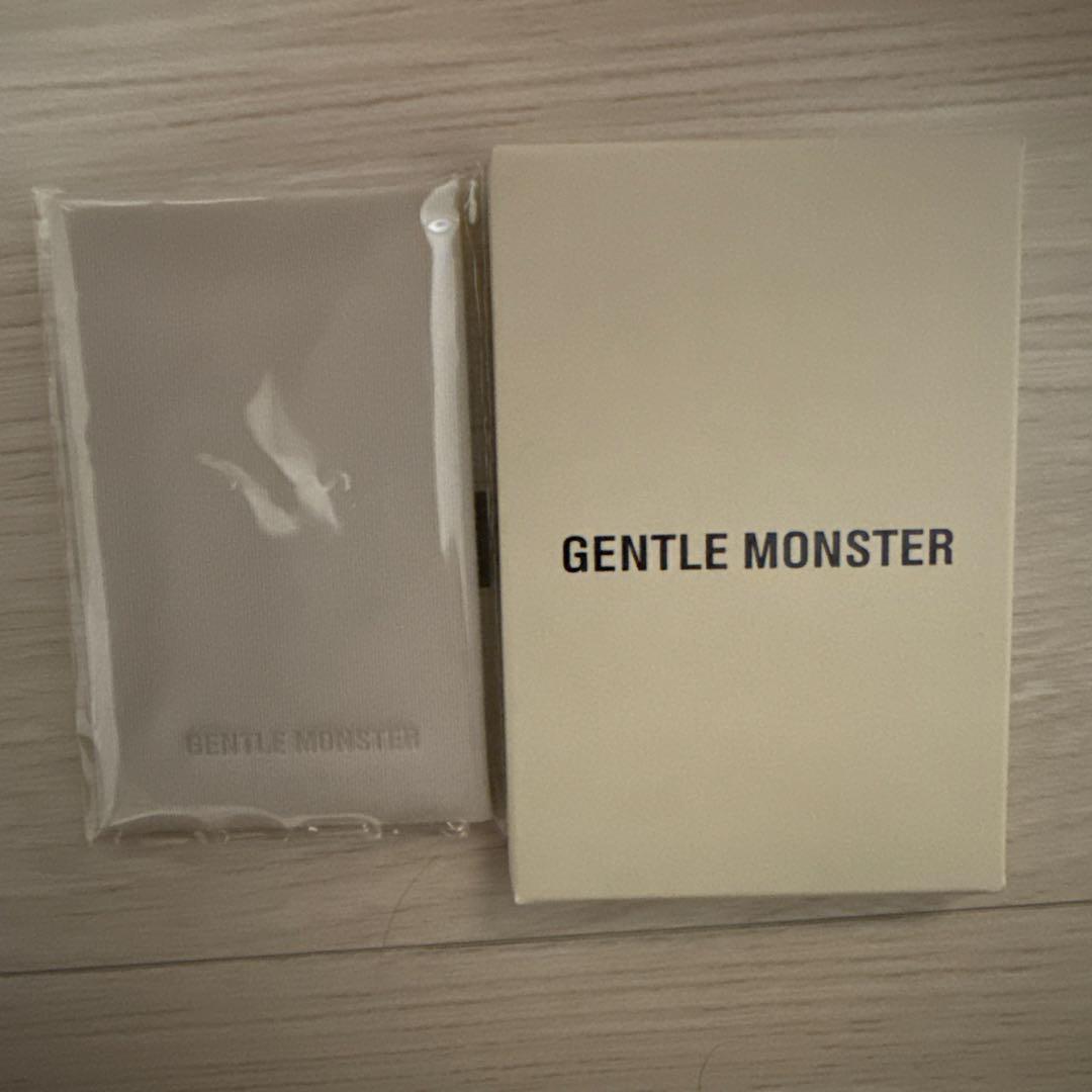 GENTLE MONSTER × MUGLER Spiral02