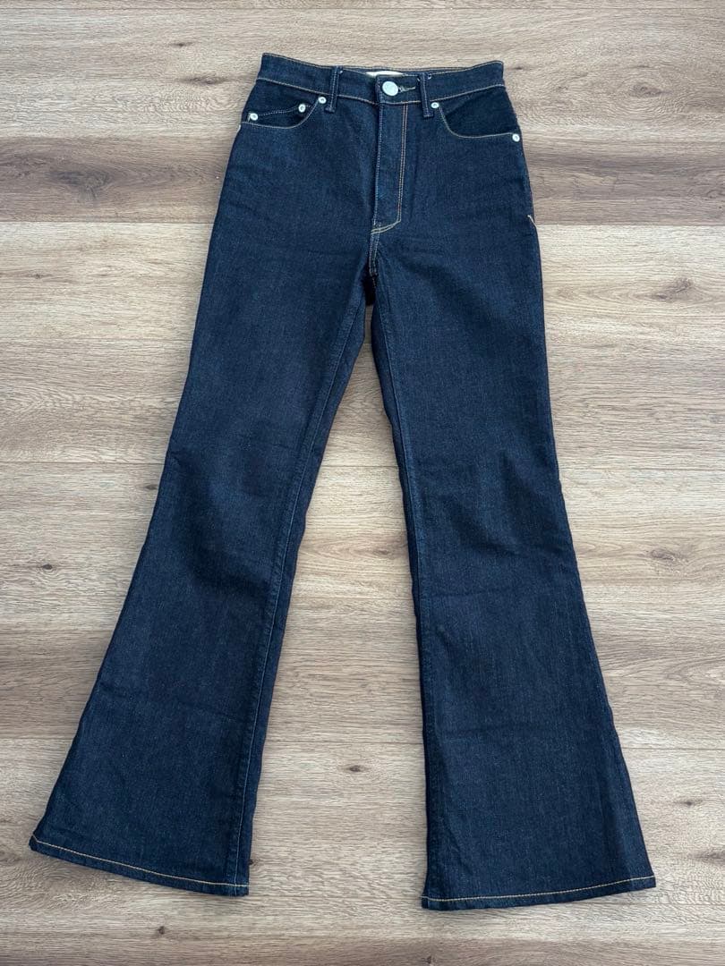 美品　YANUK ブーツカット インディゴ　22サイズ