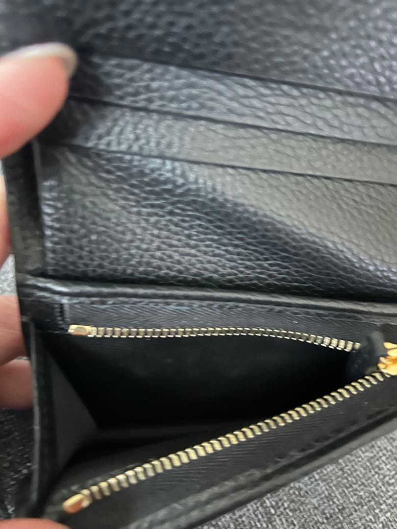 GUCCI 二つ折り財布 ブラック ベージュ