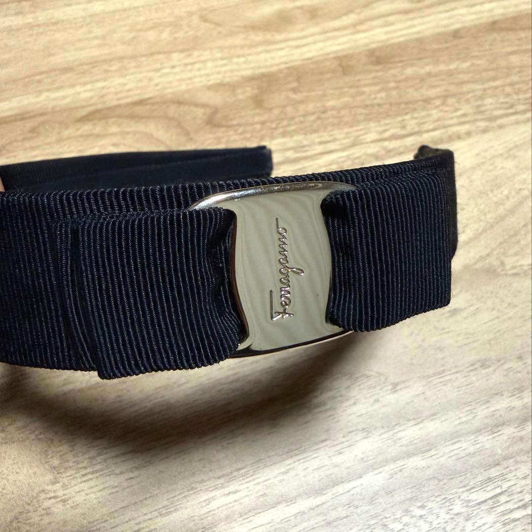 フェラガモ　FERRAGAMO カチューシャ　ブラック　黒
