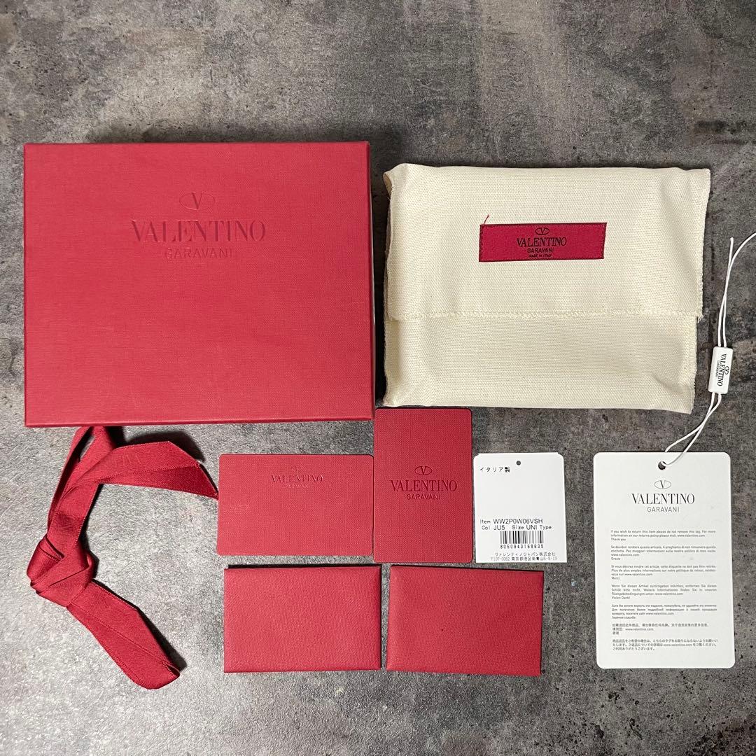 美品 VALENTINO GARAVANI スタッズ コンパクトウォレット