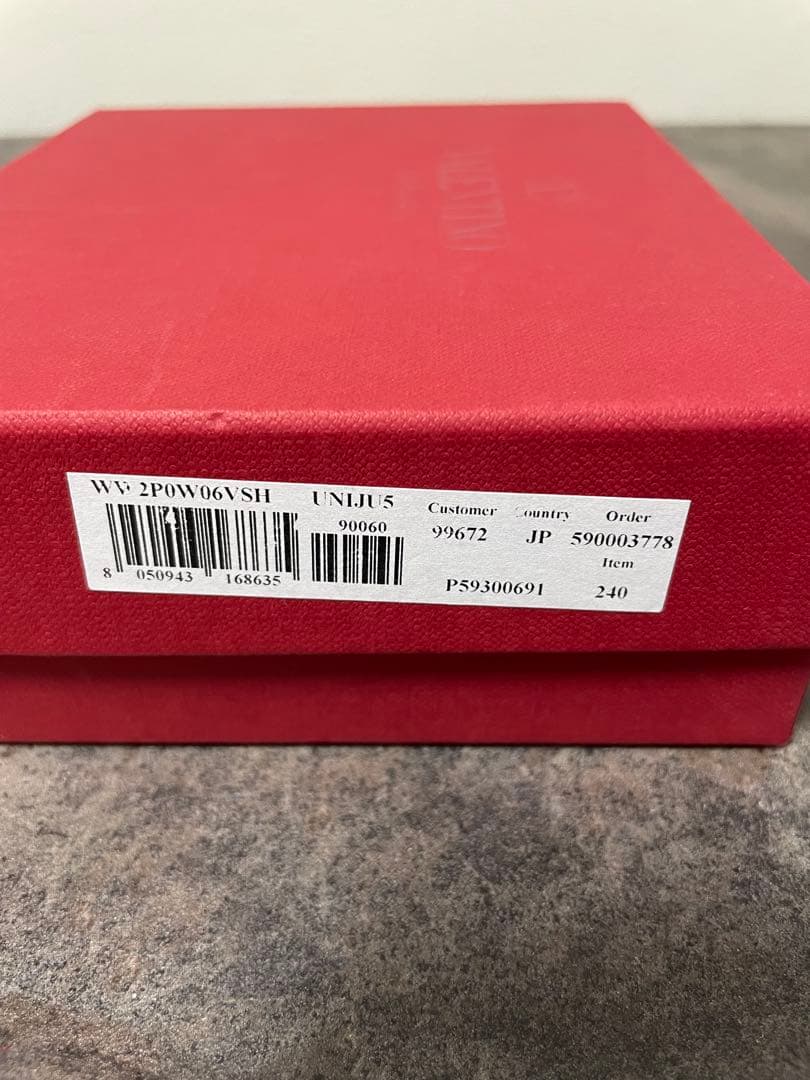 美品 VALENTINO GARAVANI スタッズ コンパクトウォレット