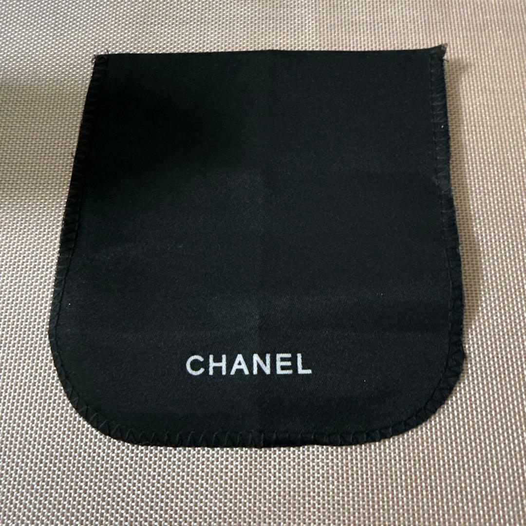 ノベルティシャネルレザーキルティング二つ折り財布