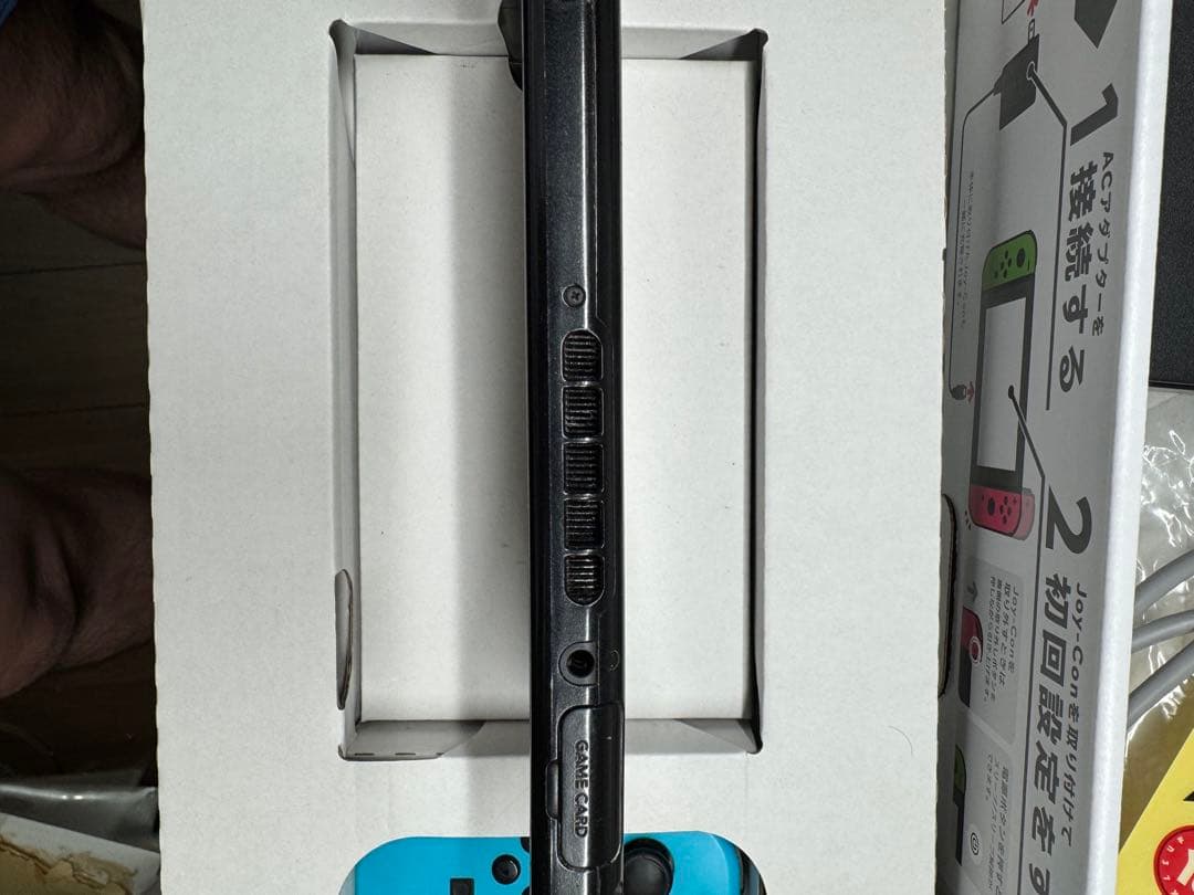 ジャンク品　Nintendo switch 本体and純正プロコン