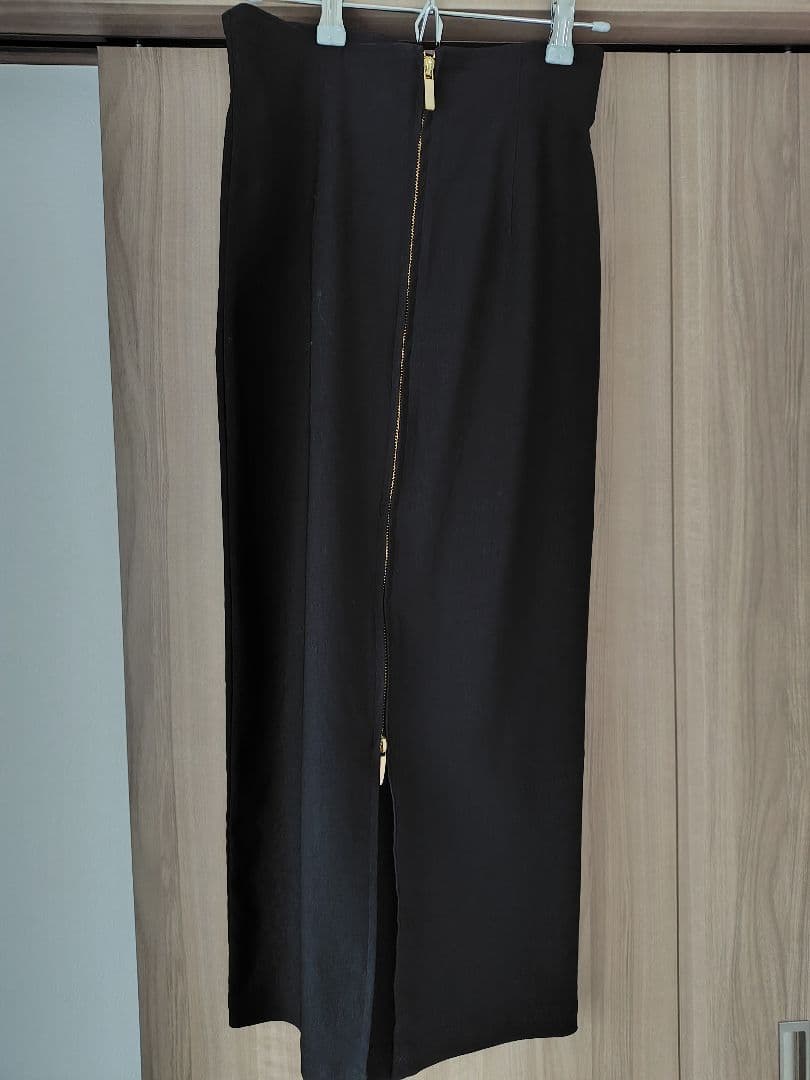 美品　Nobleコンフォートストレッチジップタイトスカート34