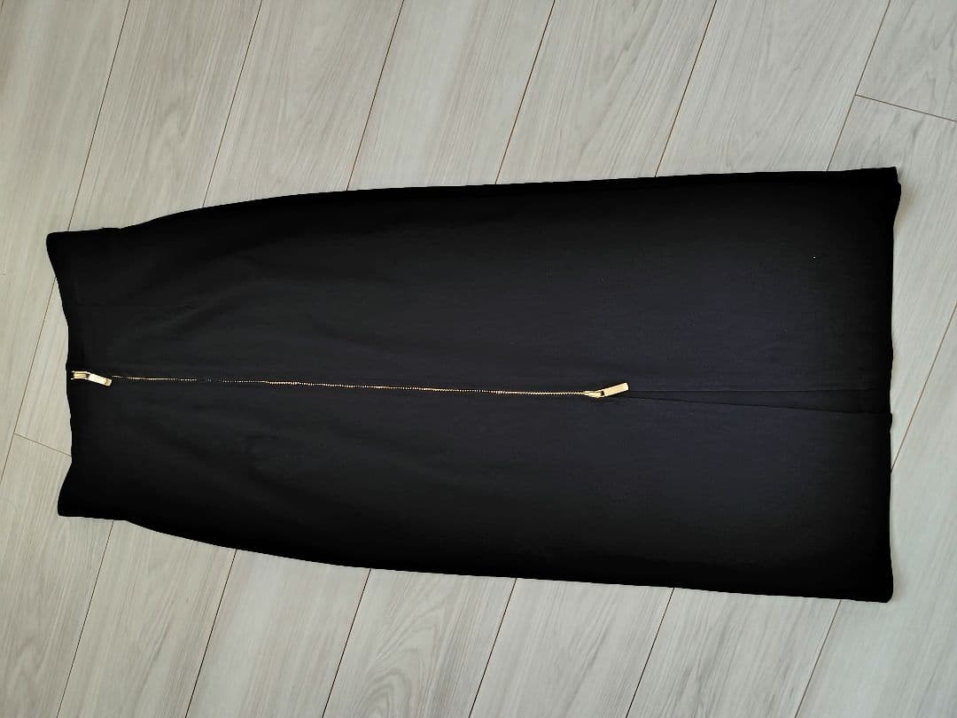 美品　Nobleコンフォートストレッチジップタイトスカート34