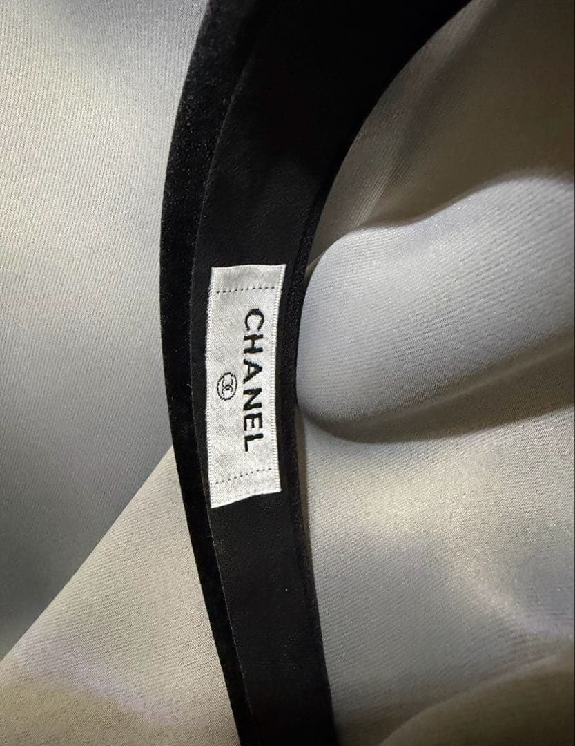 CHANEL カチューシャ　ベロアカチューシャ　黒　ブラック　ゴールド