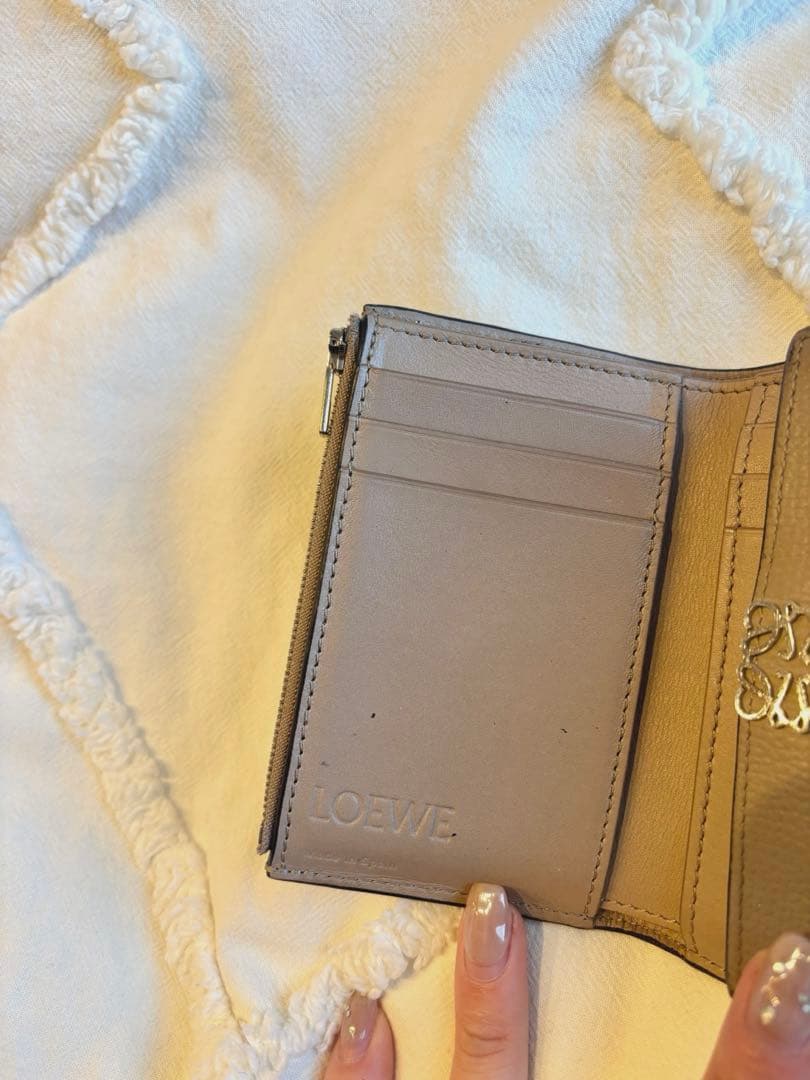 ロエベ 三つ折り財布