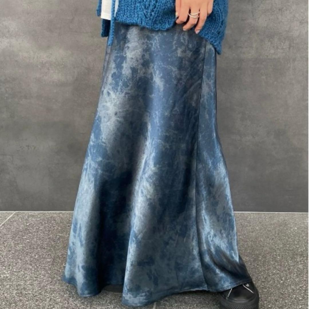アメリ　BIAS SATIN PRINT SKIRT サテンスカート